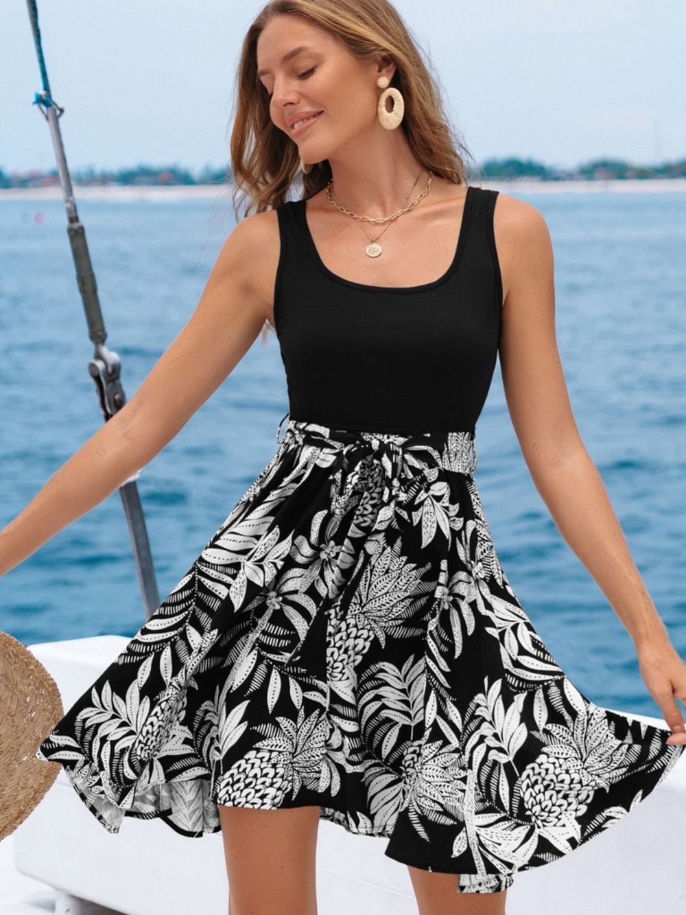 Cupshe Black & White Sunset Escape Tropical Mini Dress Medium M NEW! NWT!